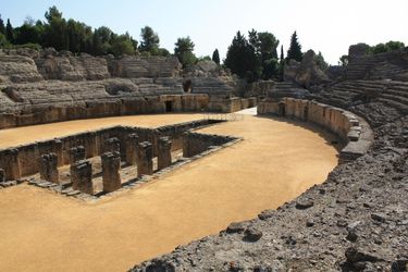 italica guided tour seville